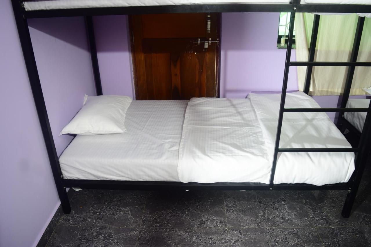 Spirithouse Hostel 阿姆波尔 外观 照片
