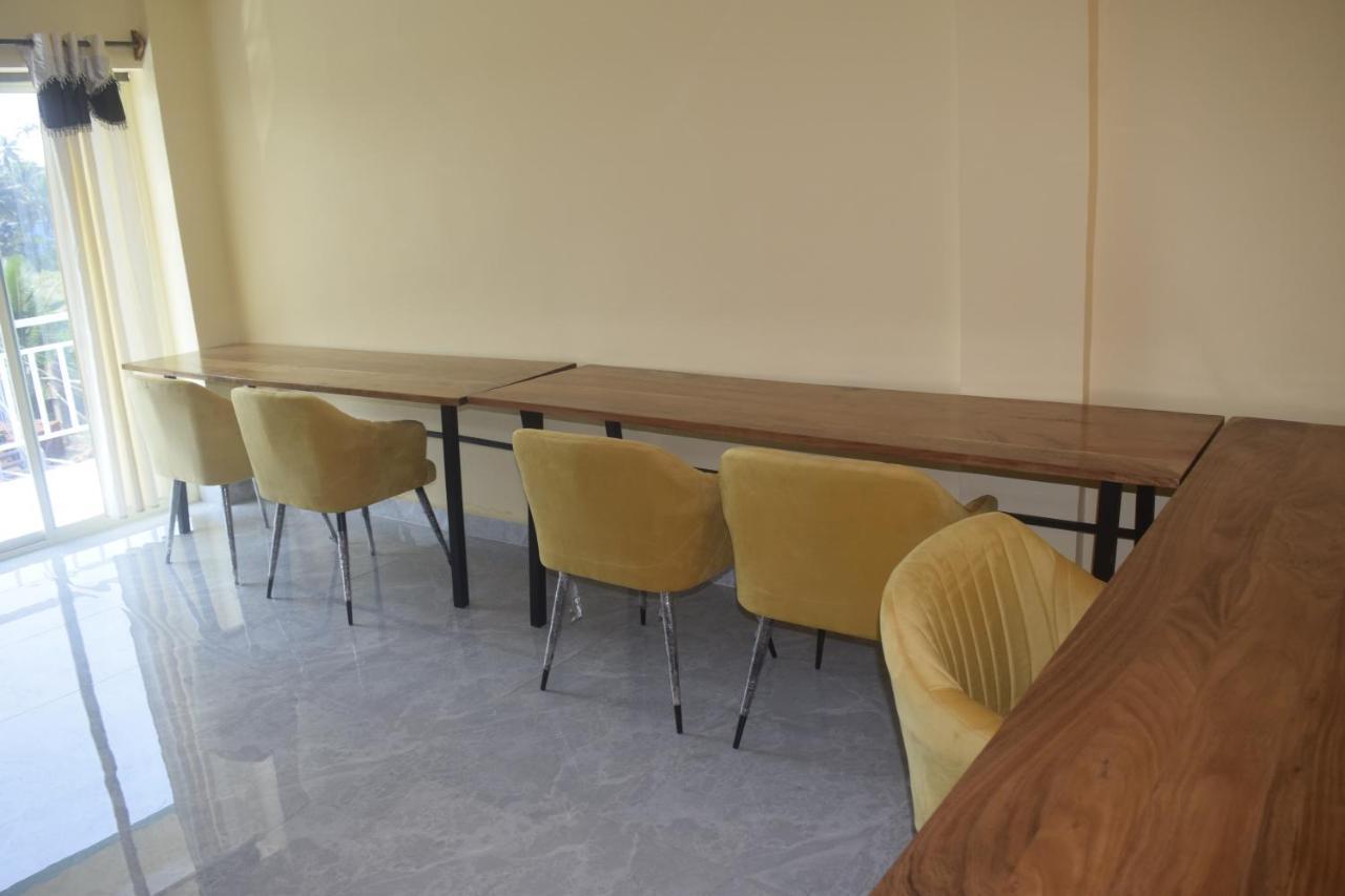 Spirithouse Hostel 阿姆波尔 外观 照片